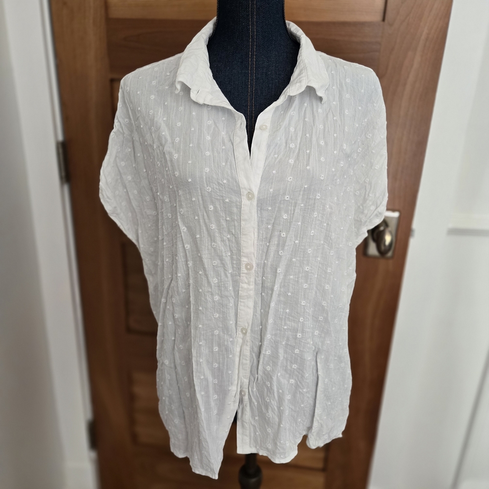 Old Navy Textured White Button-Down Shirt